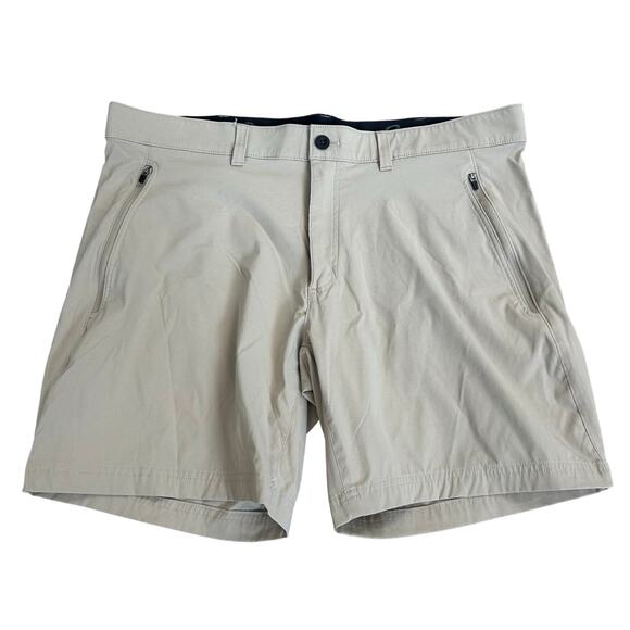 Eddie Bauer Men's Tan Khaki Chino Shorts Size 40 8" Inseam Zip Pockets EUC - Picture 1 of 6